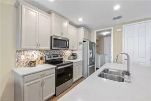 14644 Edgewater Cir, Naples, FL 34114 - Photo 8