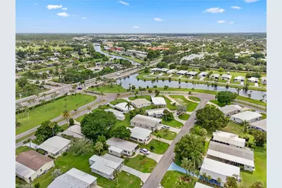510 Menton Ln, Naples, FL 34112 - Photo 24