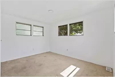 510 Menton Ln, Naples, FL 34112 - Photo 12