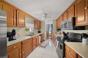 11170 Ballweg Ln, Fort Myers, FL 33908 - Photo 10