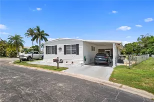 11170 Ballweg Ln, Fort Myers, FL 33908 - Photo 2