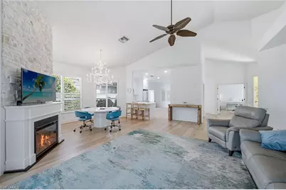 5900 Fountain Dr, Naples, FL 34119 - Photo 4