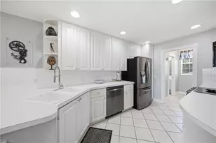5661 Cove Cir, Naples, FL 34119 - Photo 14