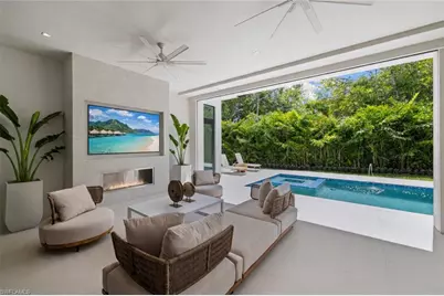 850 10th St N, Naples, FL 34102 - Photo 22