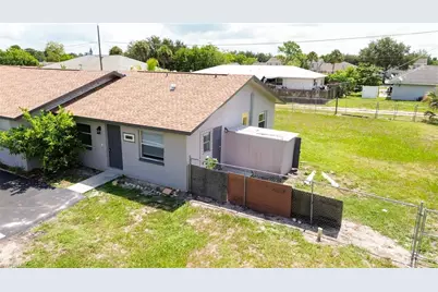 1940 48th St SW, Naples, FL 34116 - Photo 6