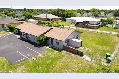 1940 48th St SW, Naples, FL 34116 - Photo 8