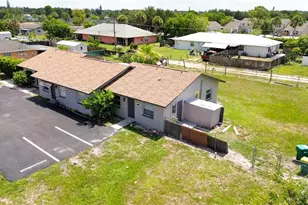 1940 48th St SW, Naples, FL 34116 - Photo 8