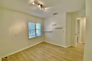 1096 Woodshire Ln, Naples, FL 34105 - Photo 14