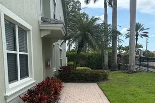 1305 Mariposa Cir, Naples, FL 34105 - Photo 12