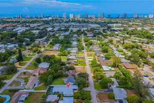 1300 Hilltop Dr, Naples, FL 34103 - Photo 30