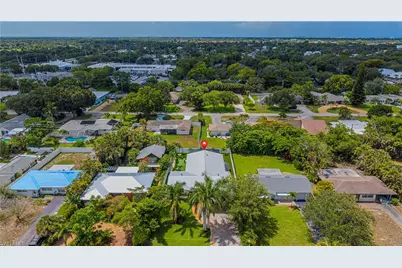 1300 Hilltop Dr, Naples, FL 34103 - Photo 32