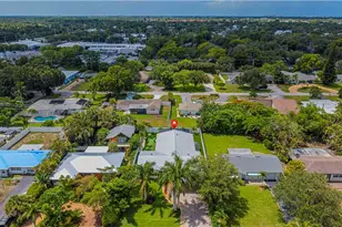 1300 Hilltop Dr, Naples, FL 34103 - Photo 32