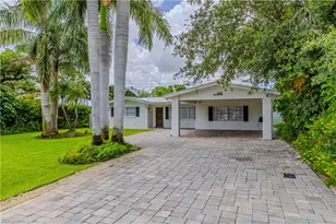 1300 Hilltop Dr, Naples, FL 34103 - Photo 2