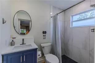 1300 Hilltop Dr, Naples, FL 34103 - Photo 18