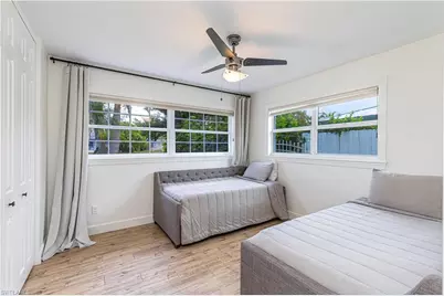 1300 Hilltop Dr, Naples, FL 34103 - Photo 20