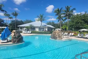 7920 Mahogany Run Ln, Naples, FL 34113 - Photo 4