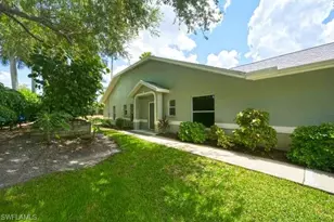 1660 Royal Cir, Naples, FL 34112 - Photo 2