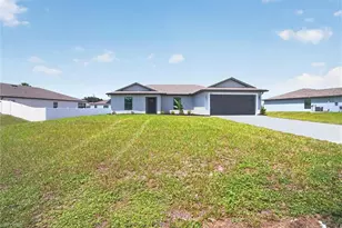 177 Blackstone Dr, Fort Myers, FL 33913 - Photo 4