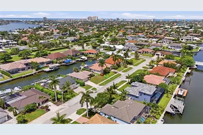 1621 Almeria Ct, Marco Island, FL 34145 - Photo 4