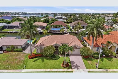 1621 Almeria Ct, Marco Island, FL 34145 - Photo 2
