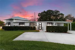 2180 Harbor Ln, Naples, FL 34104 - Photo 34