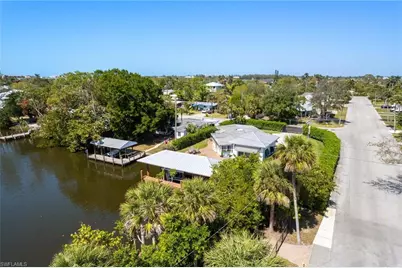 2180 Harbor Ln, Naples, FL 34104 - Photo 32
