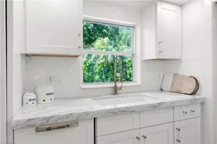 2180 Harbor Ln, Naples, FL 34104 - Photo 10