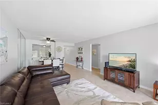 1075 Foxfire Ln, Naples, FL 34104 - Photo 4