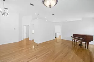 3157 Carriage Cir, Naples, FL 34105 - Photo 4