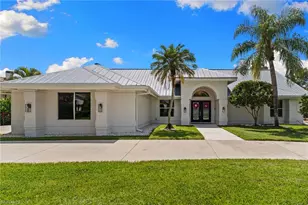 245 Monterey Dr, Naples, FL 34119 - Photo 2