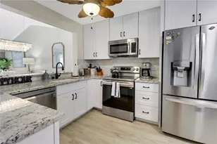 1358 Derbyshire Ct, Naples, FL 34116 - Photo 6