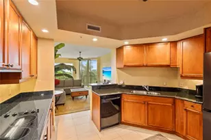 1060 Borghese Ln, Naples, FL 34114 - Photo 18