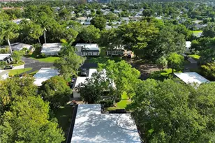205 Georgetown Blvd, Naples, FL 34112 - Photo 36