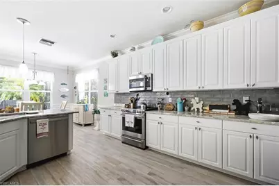 7862 Founders Ln, Naples, FL 34104 - Photo 10