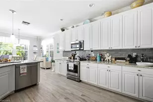 7862 Founders Ln, Naples, FL 34104 - Photo 10