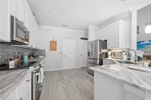 7862 Founders Ln, Naples, FL 34104 - Photo 12