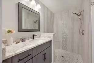 338 Newport Dr, Naples, FL 34114 - Photo 10