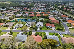 930 Moon Lake Dr, Naples, FL 34104 - Photo 28