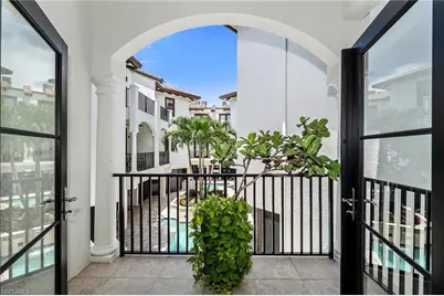 1004 7th St S, Naples, FL 34102 - Photo 2