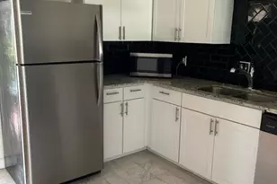 656 Palm View Dr, Naples, FL 34110 - Photo 2