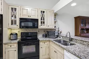 905 New Waterford Dr, Naples, FL 34104 - Photo 4