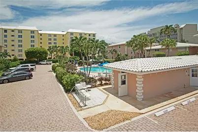 1910 Gulf Shore Blvd N #102, Naples, FL 34102 - Photo 14