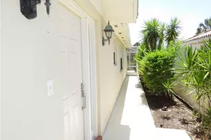 4186 Los Altos Ct, Naples, FL 34109 - Photo 2