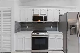7780 Scarlet Ct, Naples, FL 34104 - Photo 12