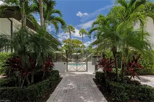 480 5th St S, Naples, FL 34102 - Photo 2