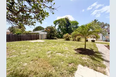 2485 Bayside St, Naples, FL 34112 - Photo 24
