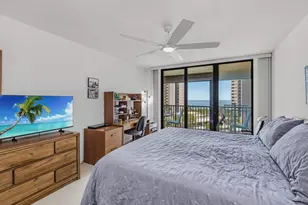 11030 Gulf Shore Dr, Naples, FL 34108 - Photo 6