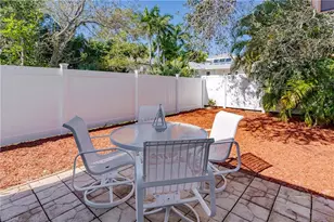 1781 Smugglers Cove, Naples, FL 34112 - Photo 8