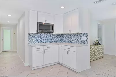 8719 Crest Ln, Fort Myers, FL 33907 - Photo 22