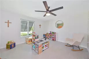 8719 Crest Ln, Fort Myers, FL 33907 - Photo 30